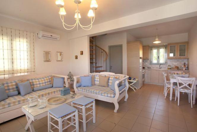 Aeolia Villas Caristo Habitación foto